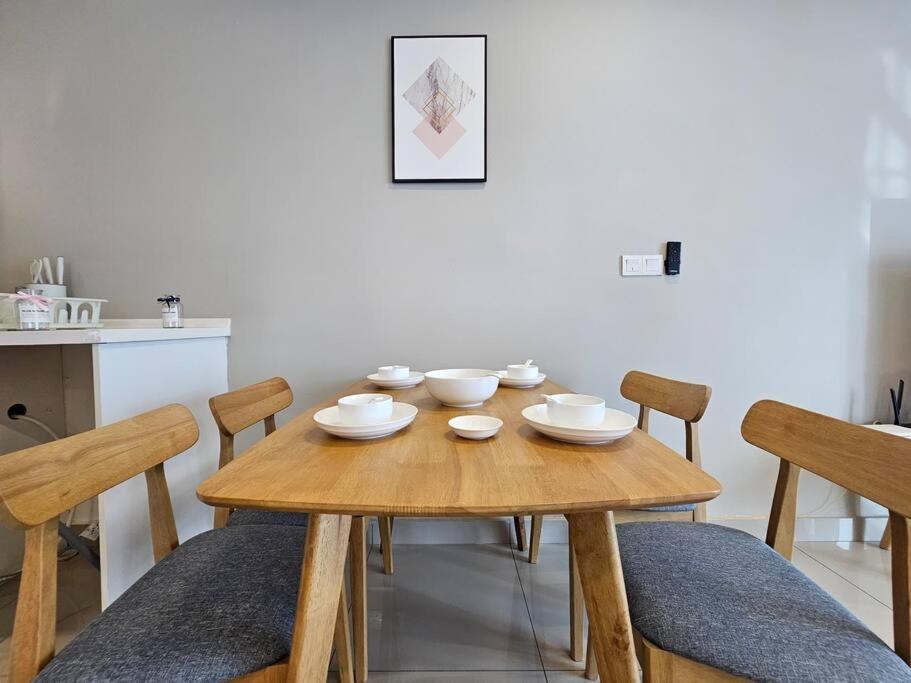 Trefoil Setia City 2Br 莎阿南 外观 照片